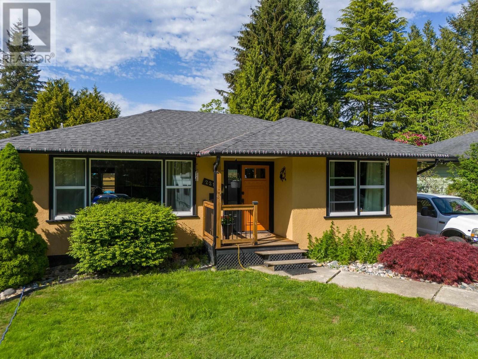 Photo 9 of 22147 Cliff Avenue, Maple Ridge BC
