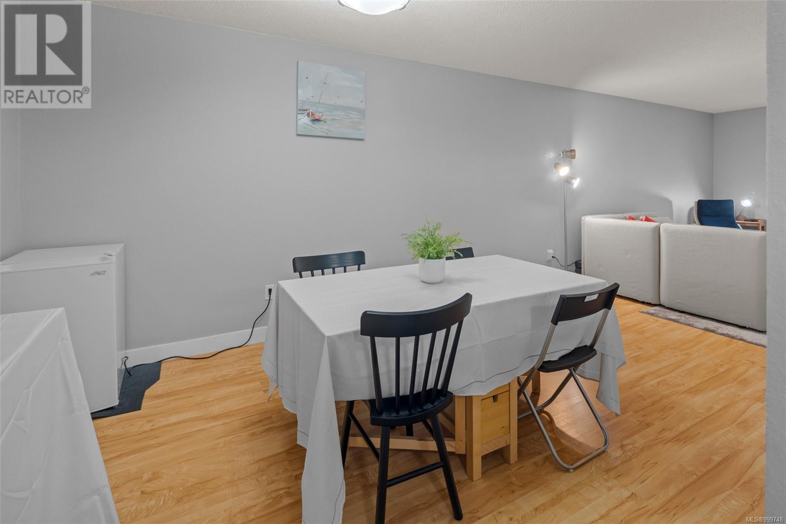 105 3240 Glasgow Avenue, Saanich