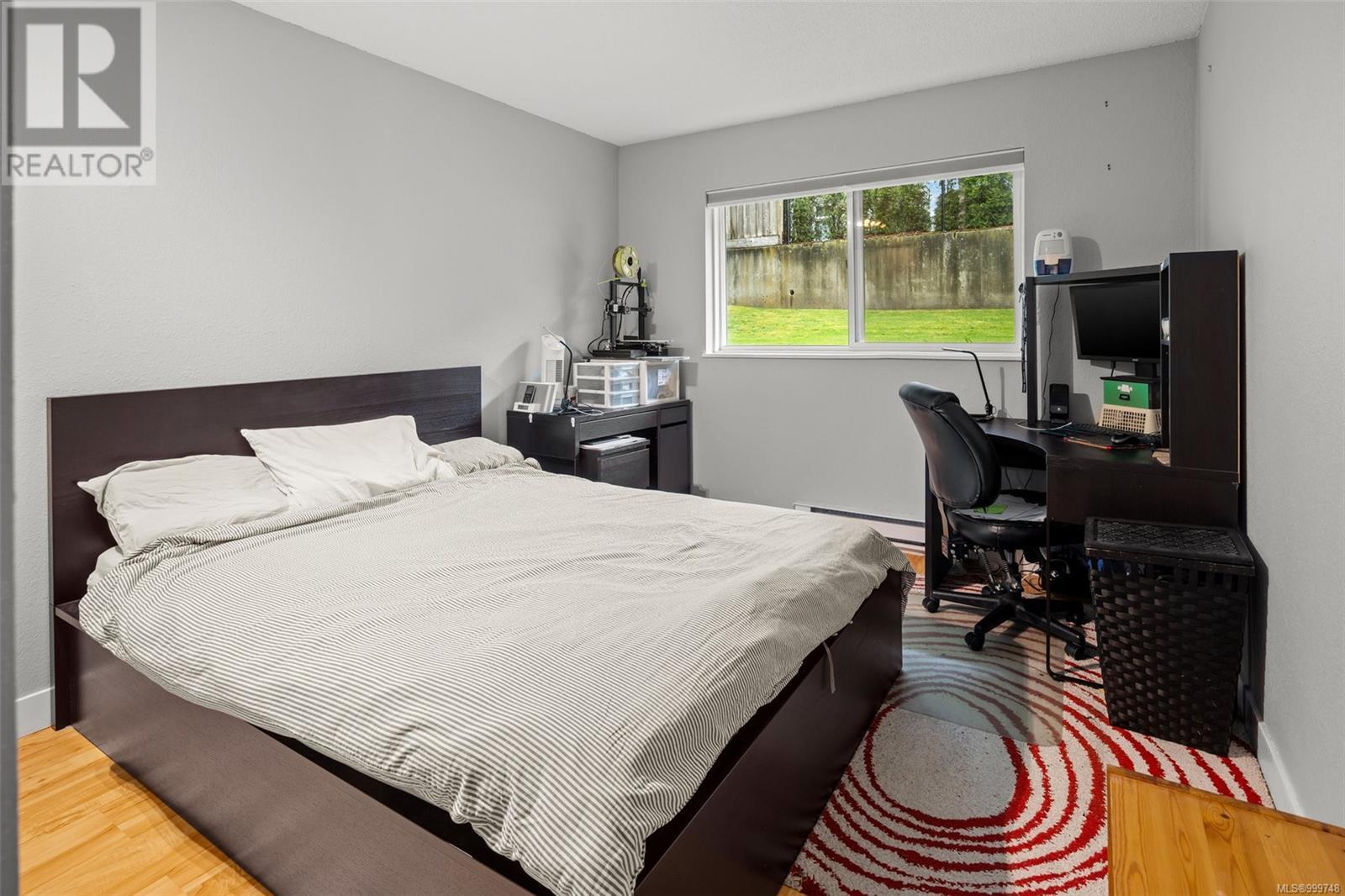 105 3240 Glasgow Avenue, Saanich