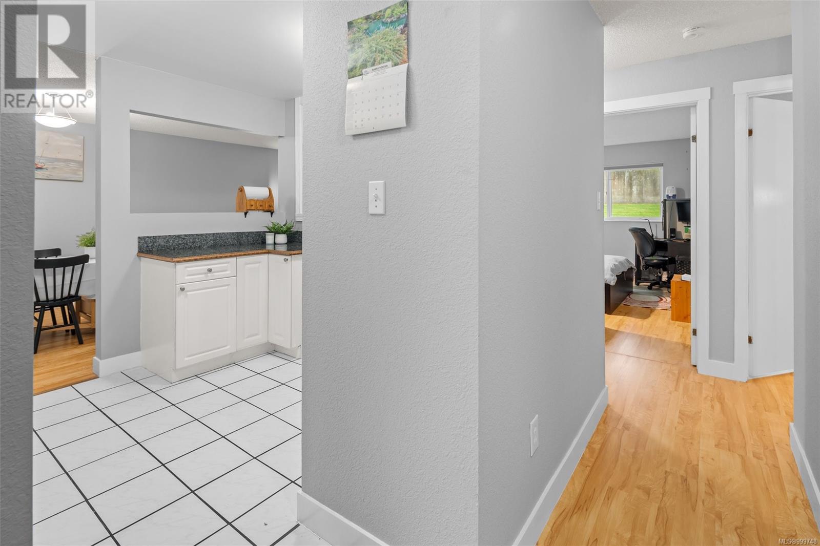 105 3240 Glasgow Avenue, Saanich