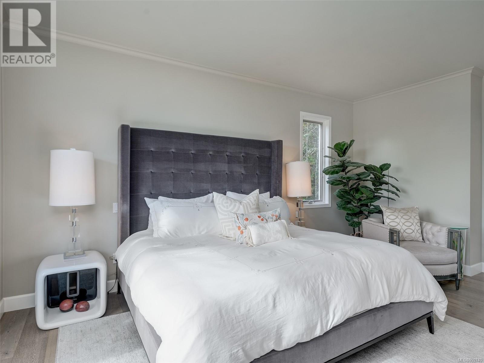 1345 Readings Dr, North Saanich