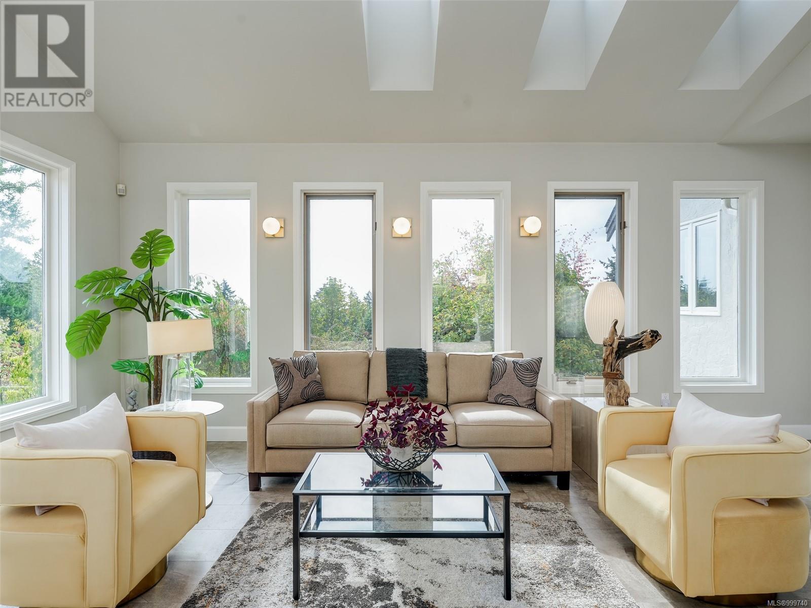 1345 Readings Dr, North Saanich