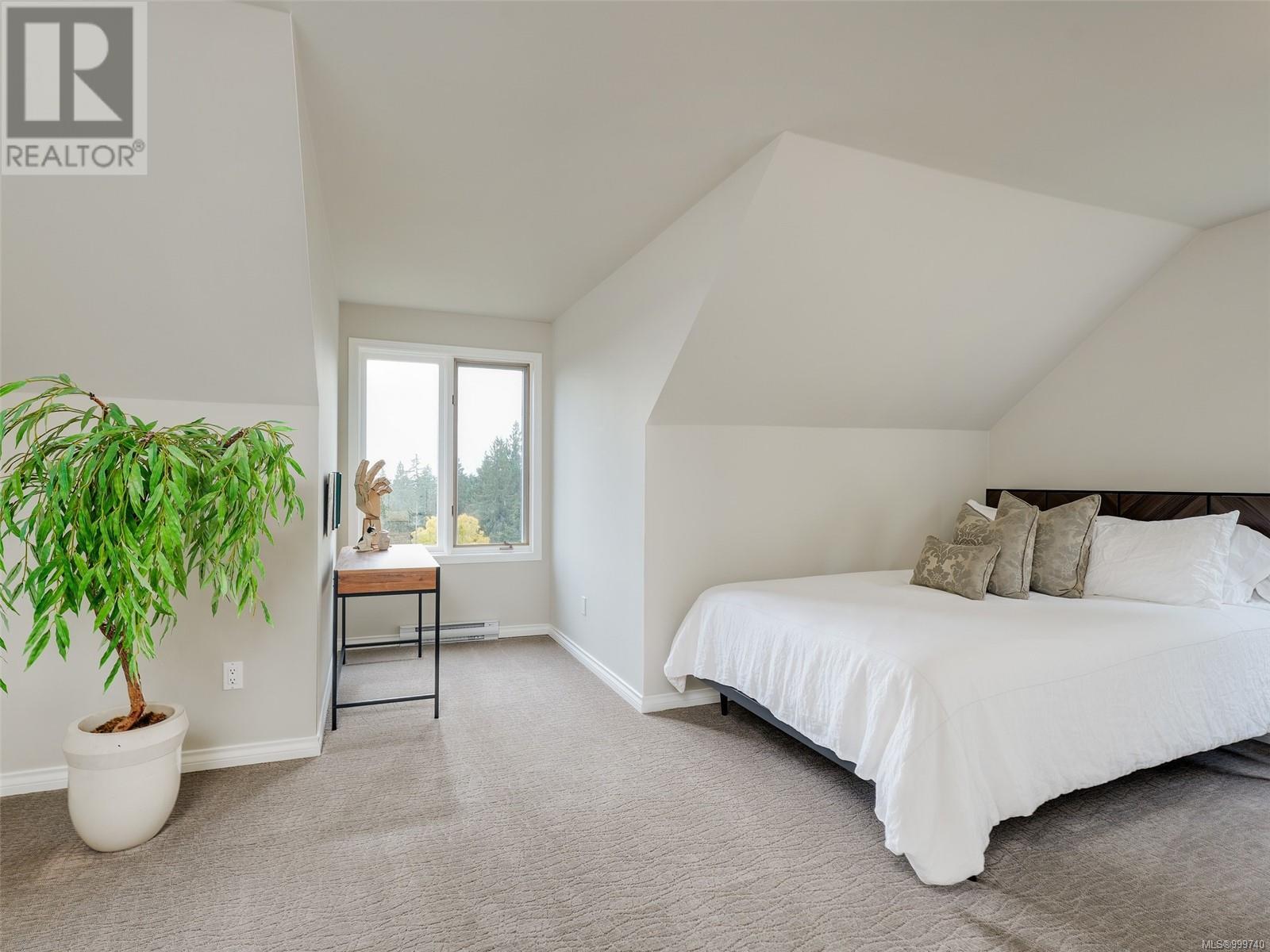 1345 Readings Dr, North Saanich