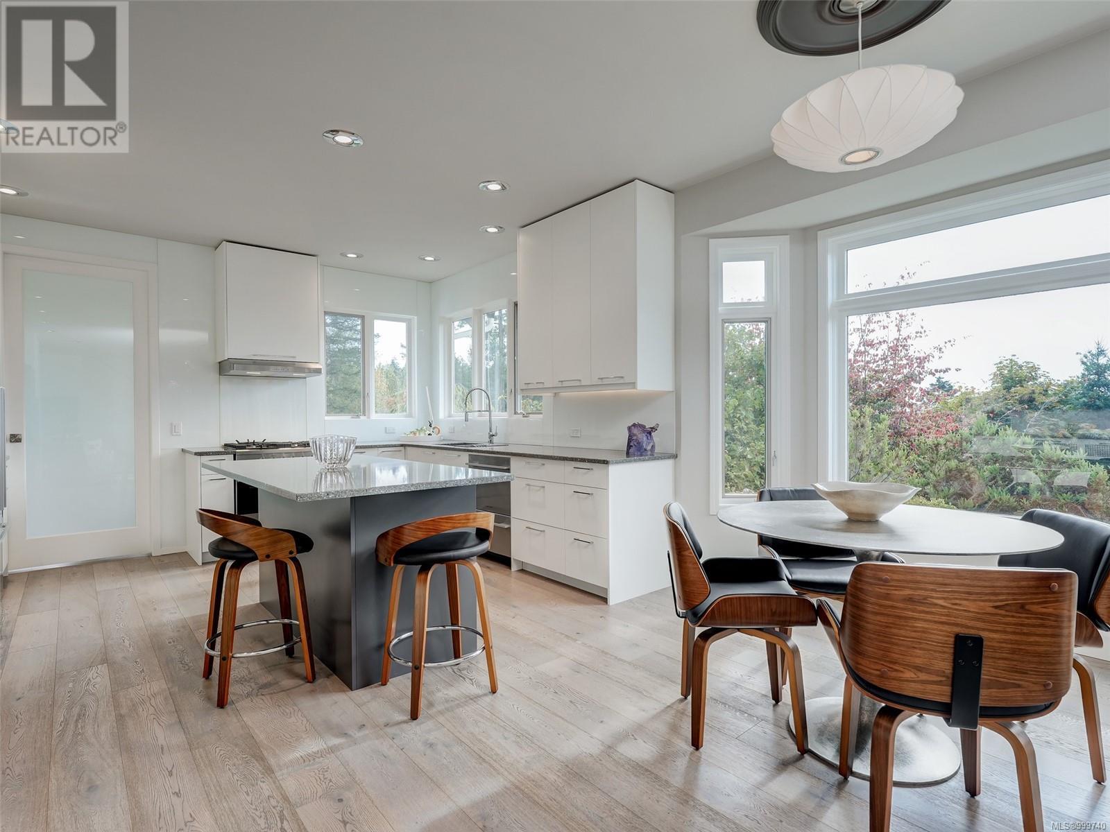 1345 Readings Dr, North Saanich