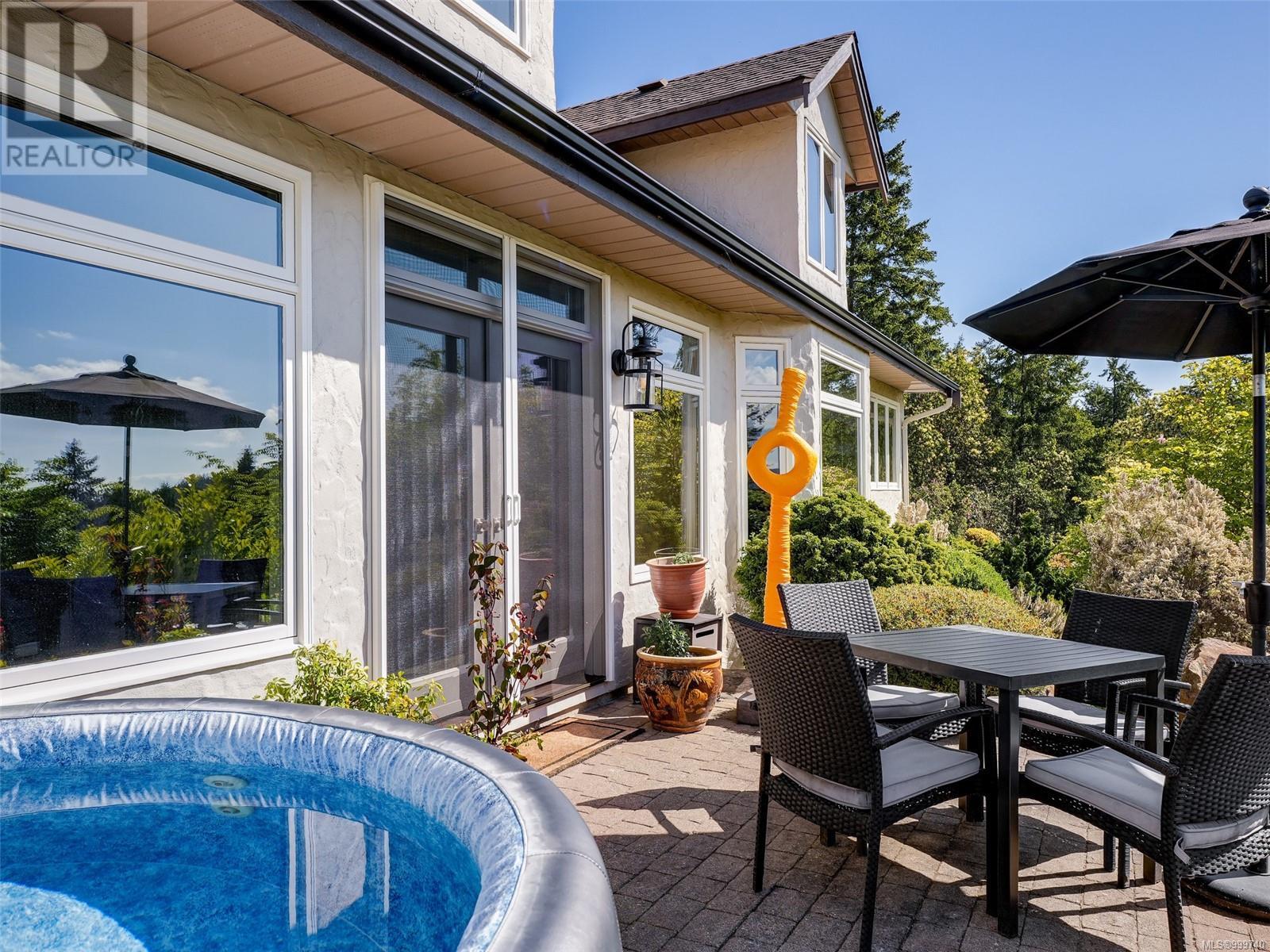 1345 Readings Dr, North Saanich