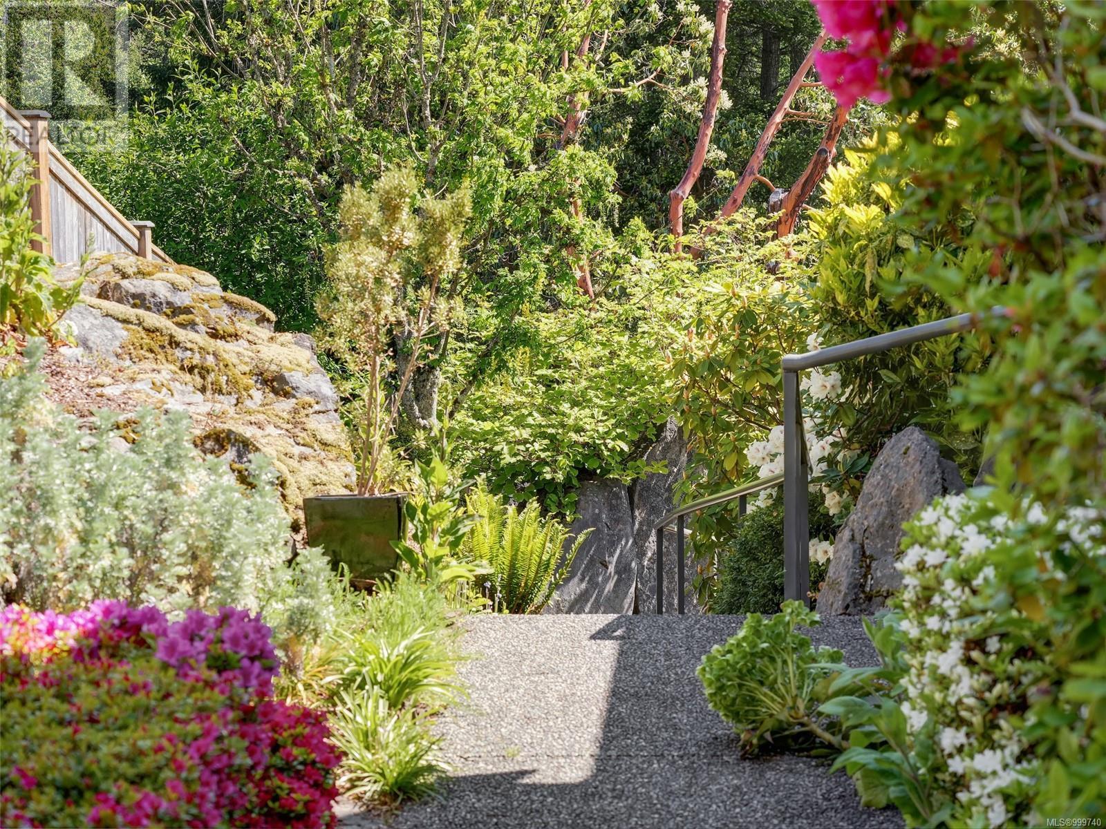 1345 Readings Dr, North Saanich