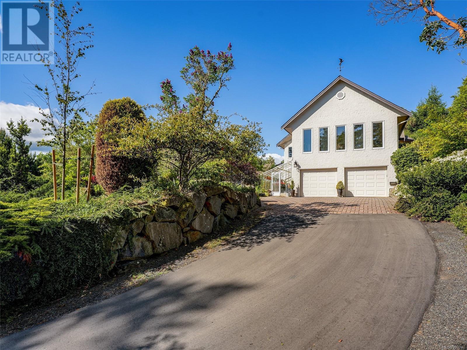 1345 Readings Dr, North Saanich
