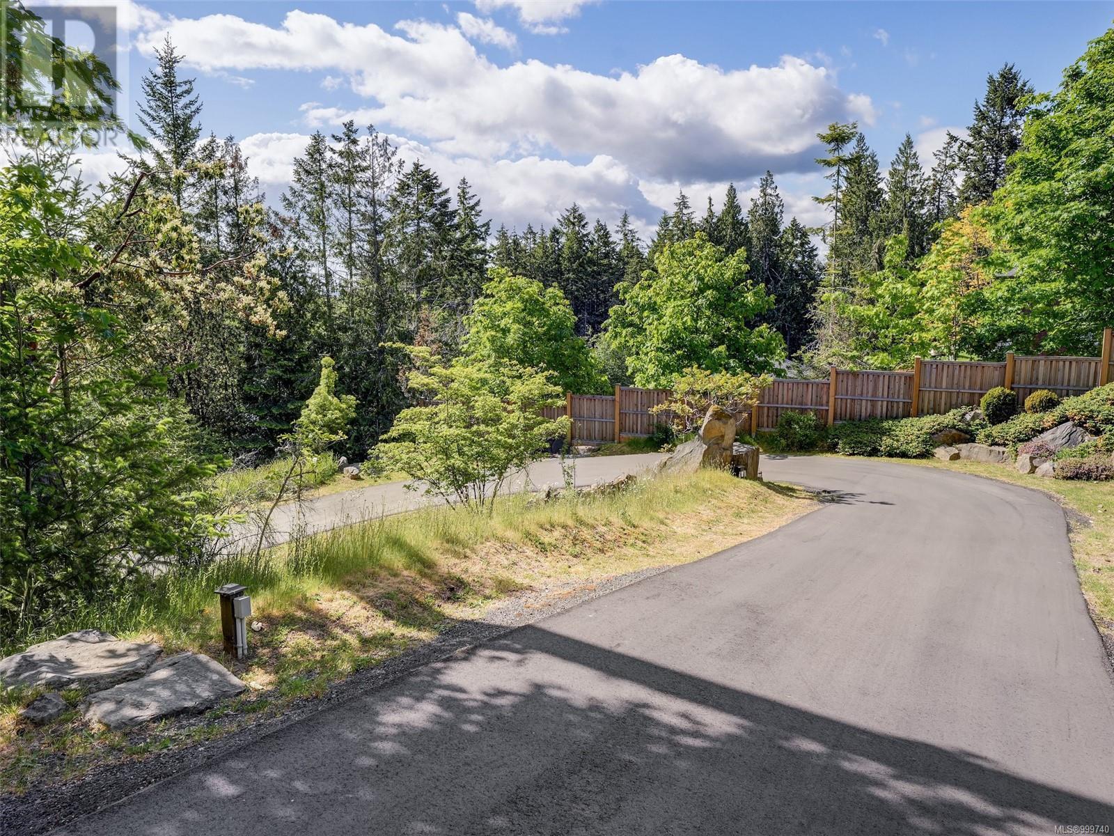 1345 Readings Dr, North Saanich