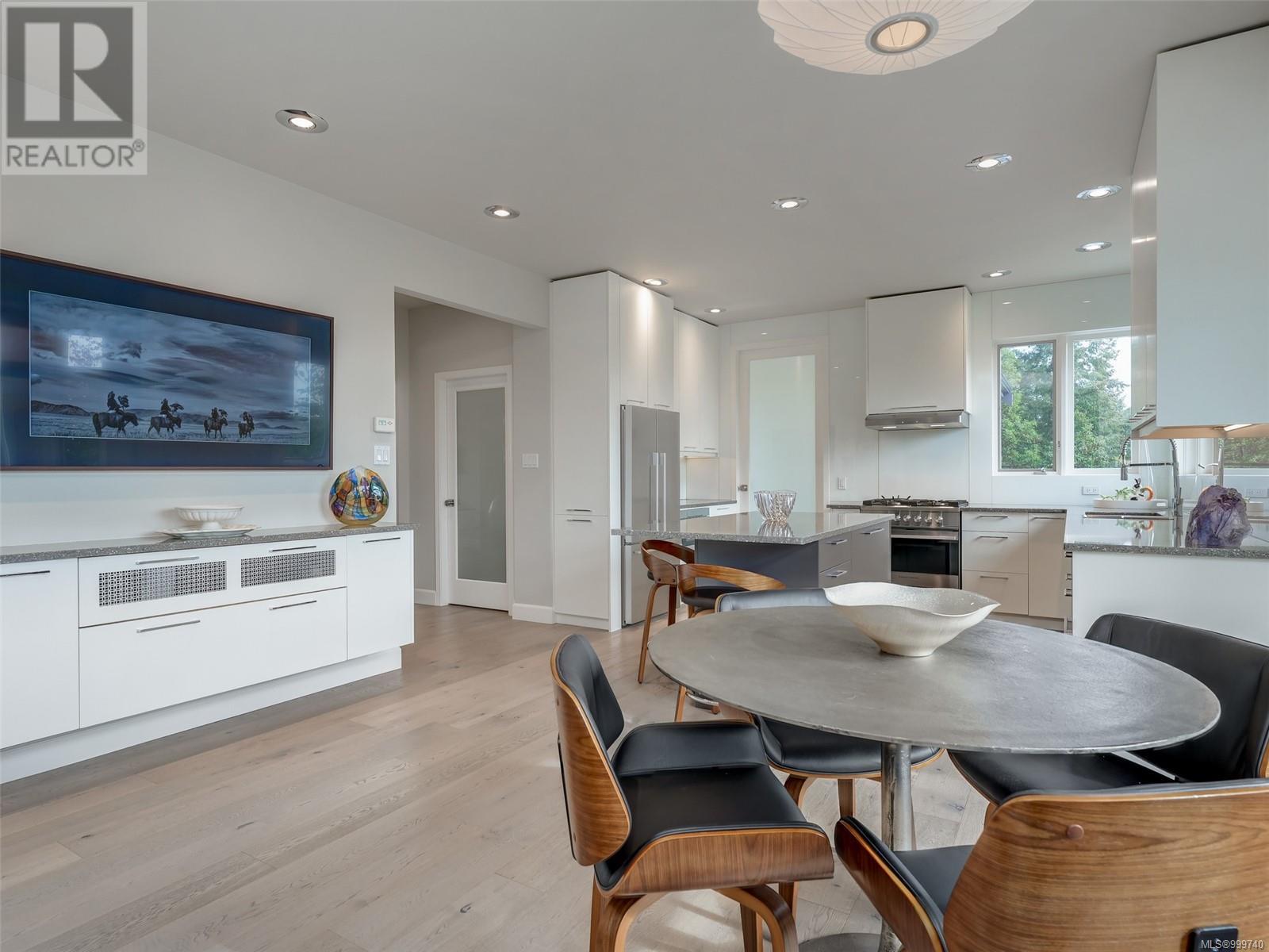 1345 Readings Dr, North Saanich