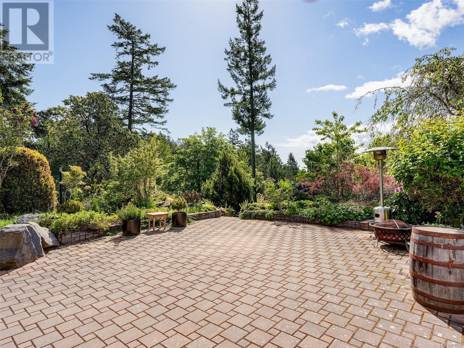 1345 Readings Dr, North Saanich