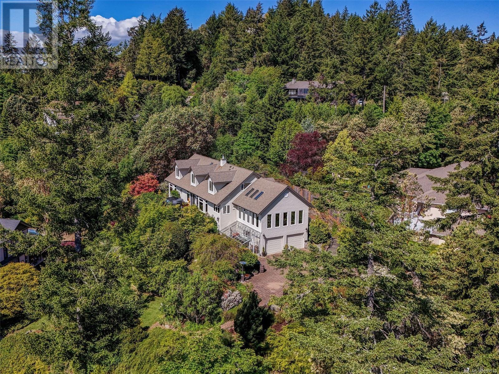 1345 Readings Dr, North Saanich