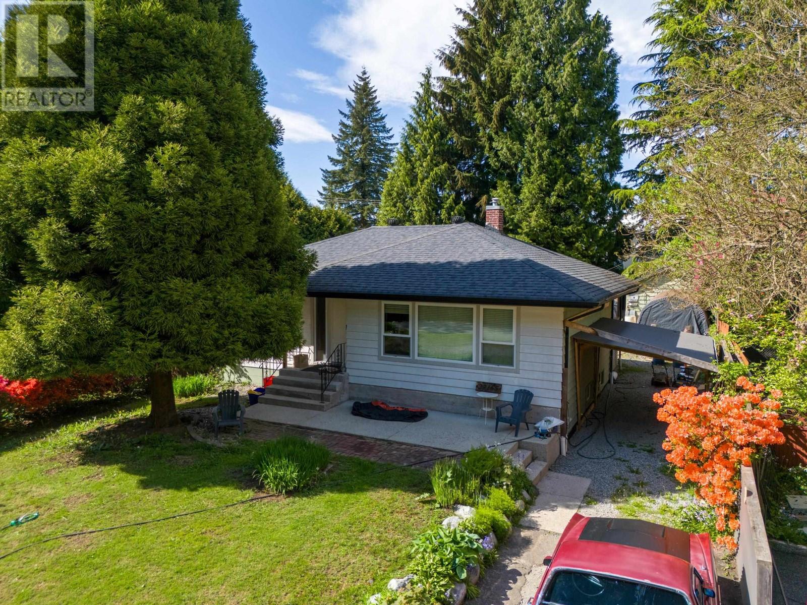 Photo 10 of 22155 Cliff Avenue, Maple Ridge BC
