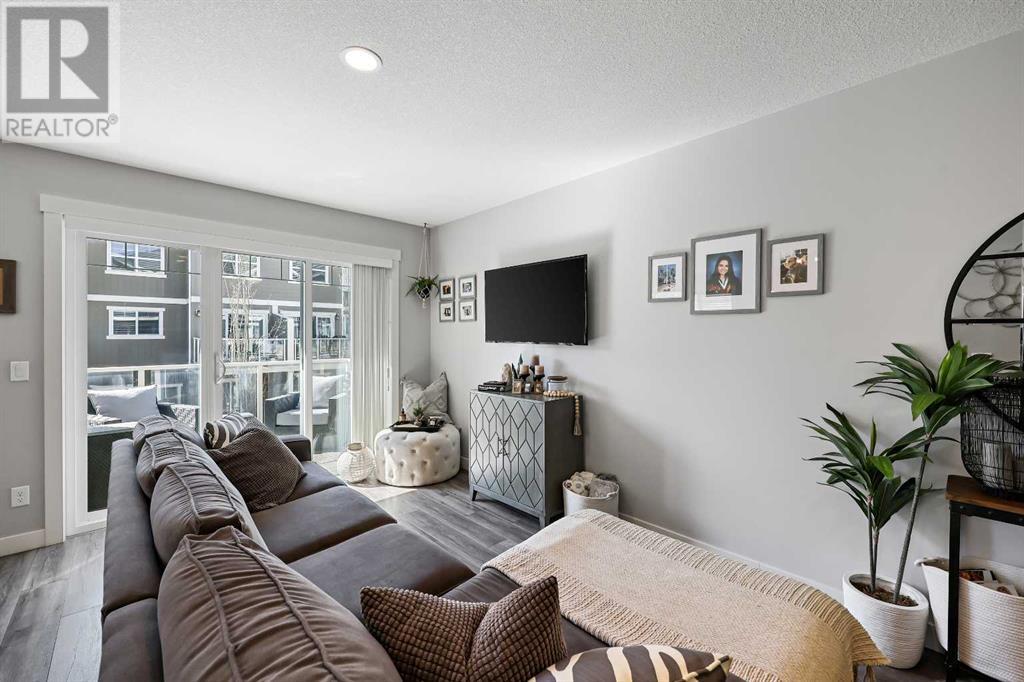 Single Family House for Sale in  Evanston Manor NW Evanston Calgary 