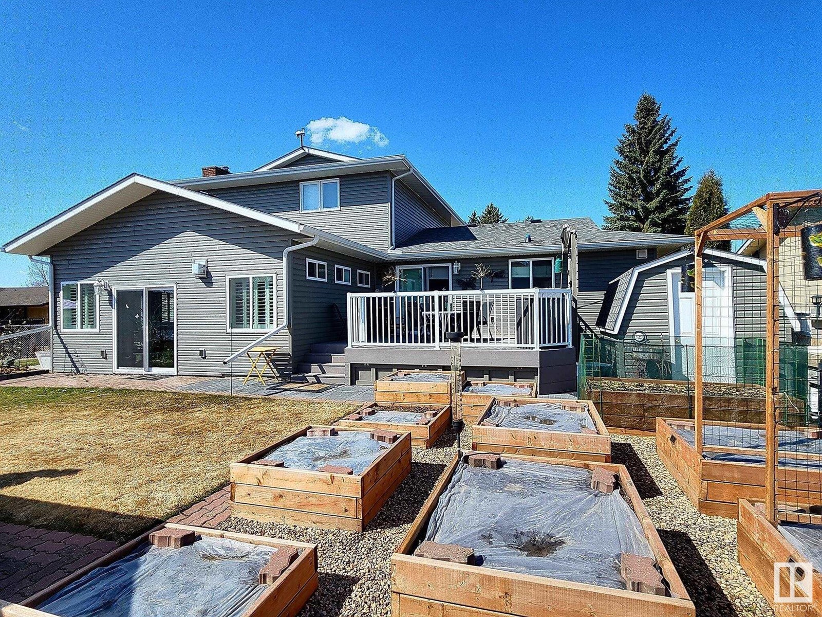 4413 45 ST - Photo 4 of 31, St. Paul Town, Alberta