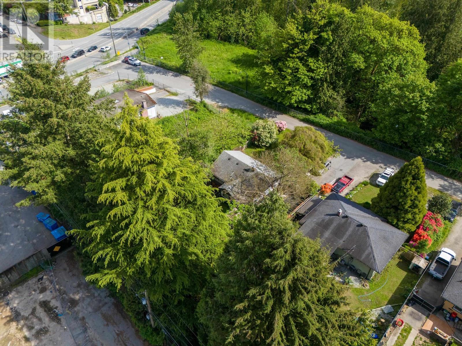 Photo 8 of 22165 Cliff Avenue, Maple Ridge BC