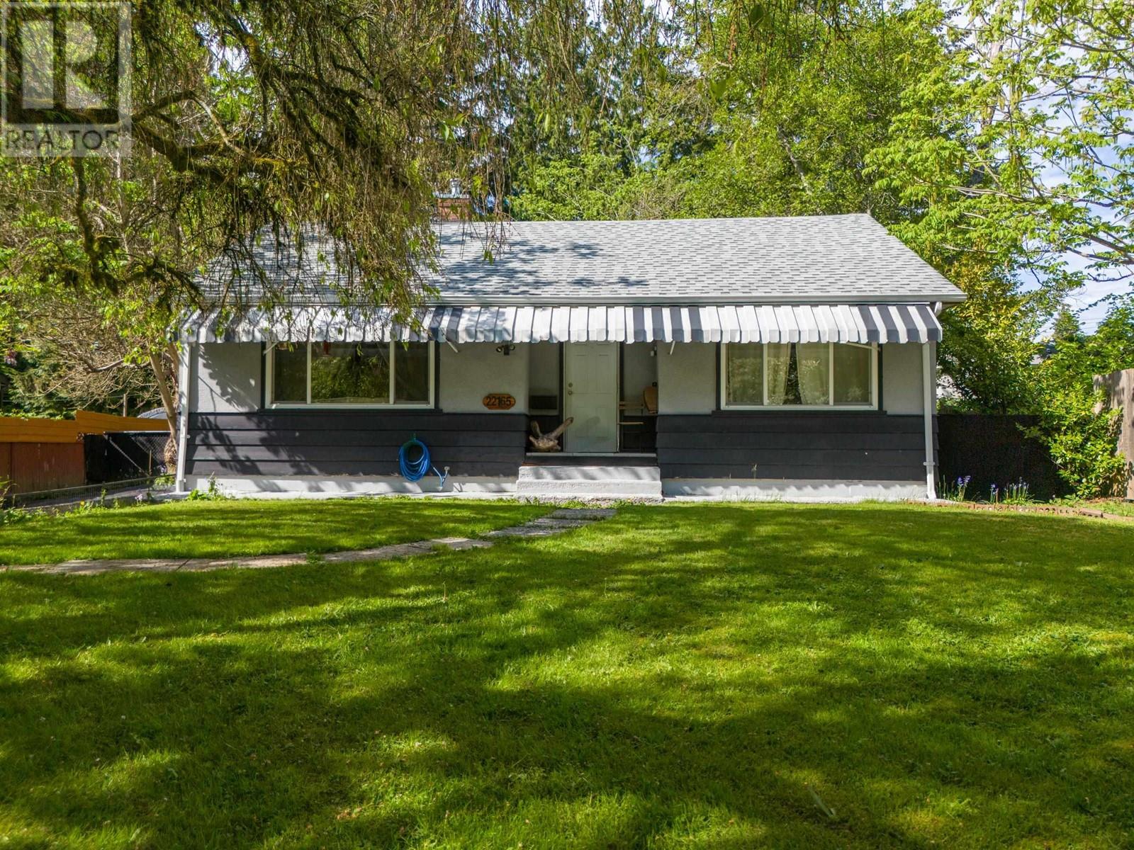 Photo 10 of 22165 Cliff Avenue, Maple Ridge BC