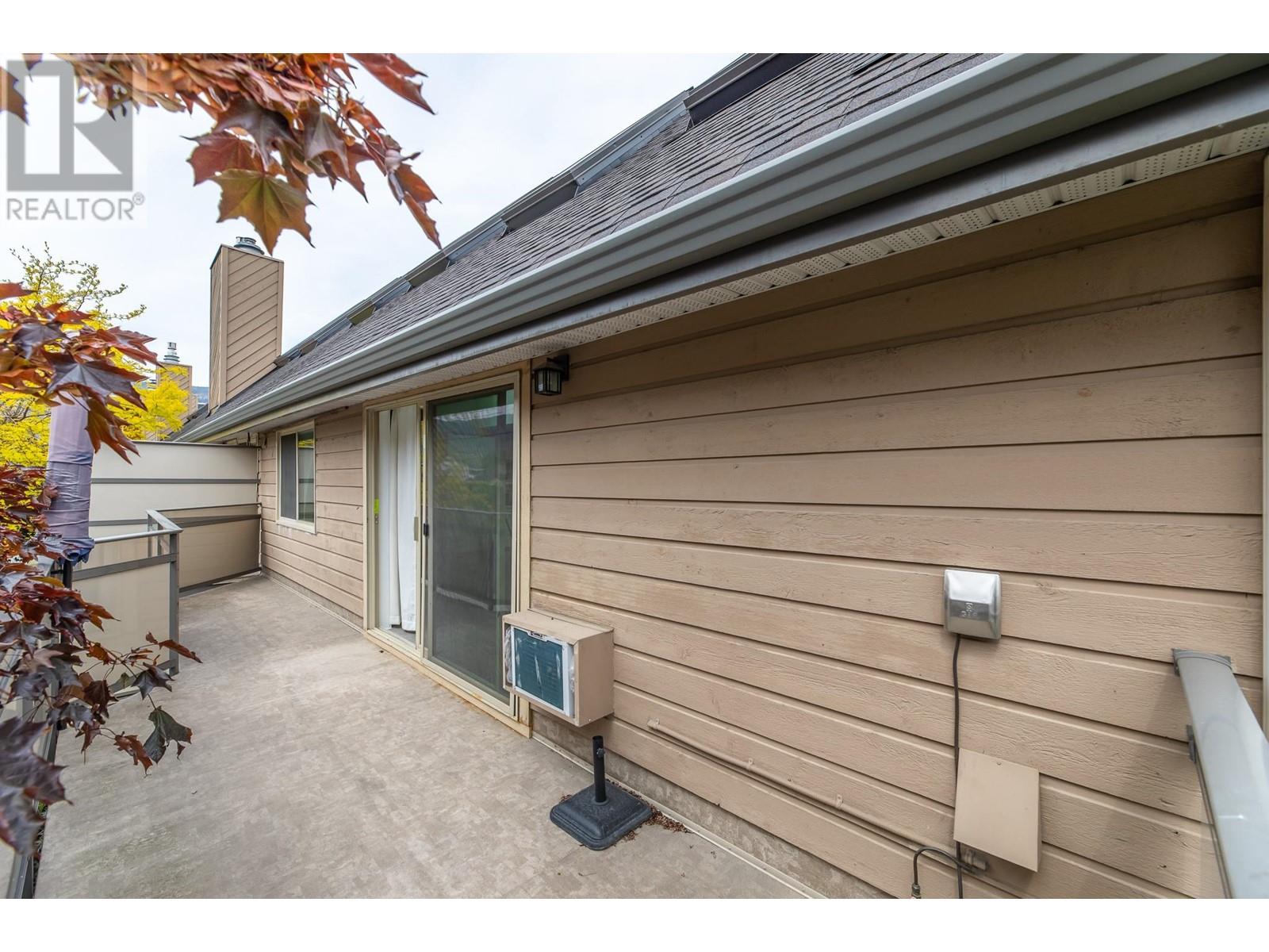 201 335 Churchill Avenue, Penticton