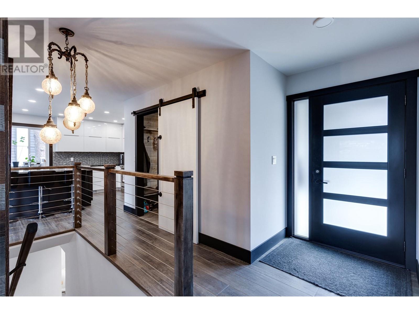  2094 Tomat Avenue, Kelowna