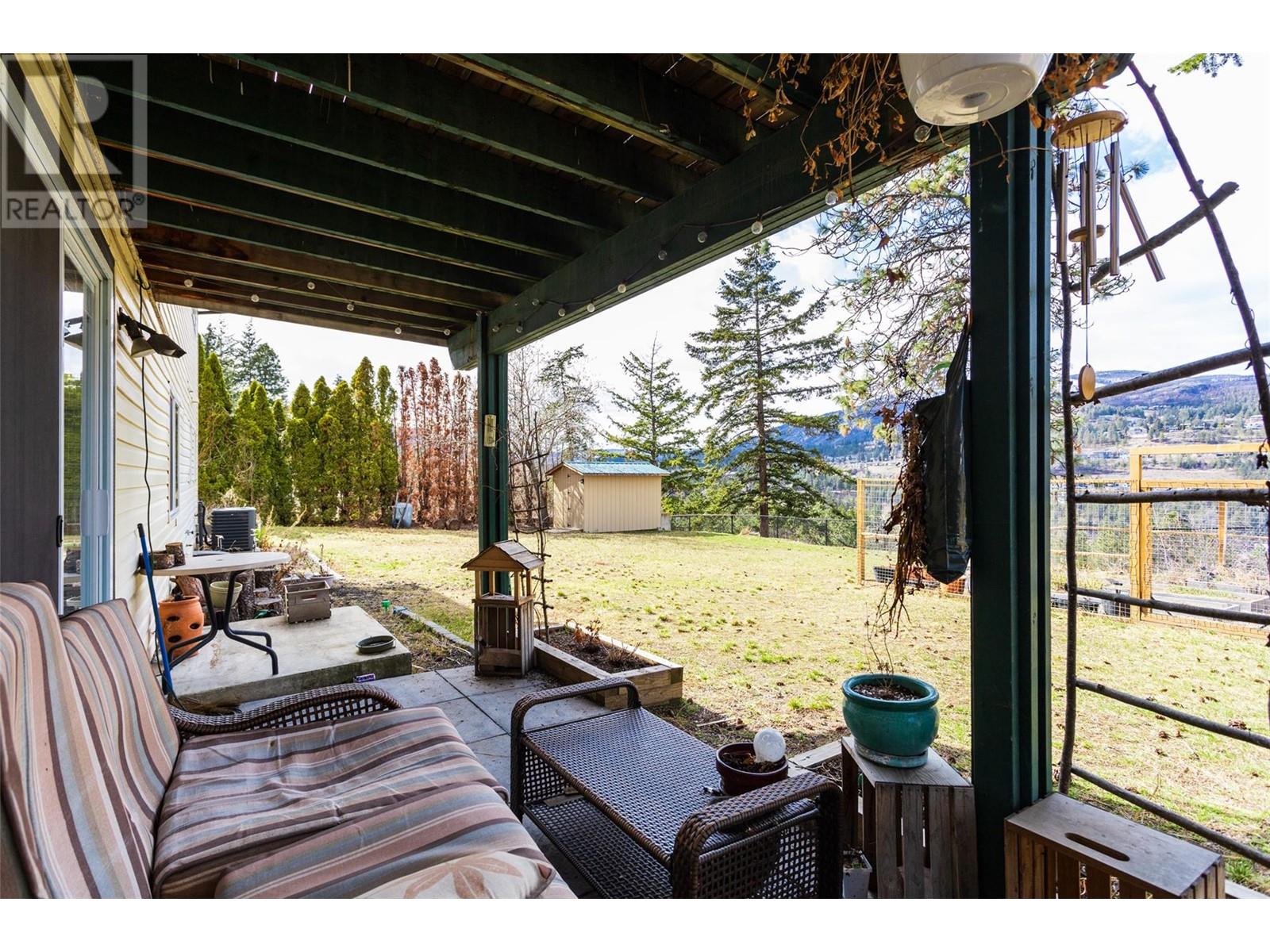  2094 Tomat Avenue, Kelowna