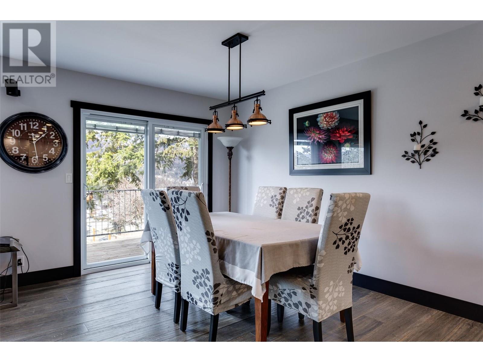  2094 Tomat Avenue, Kelowna