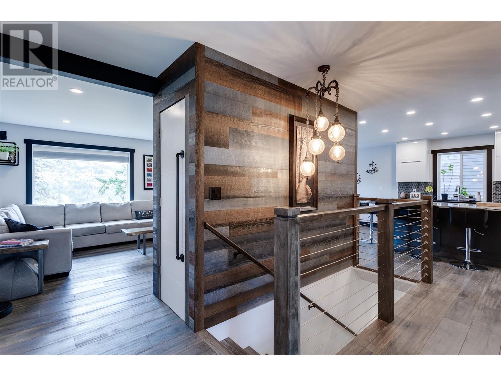  2094 Tomat Avenue, Kelowna