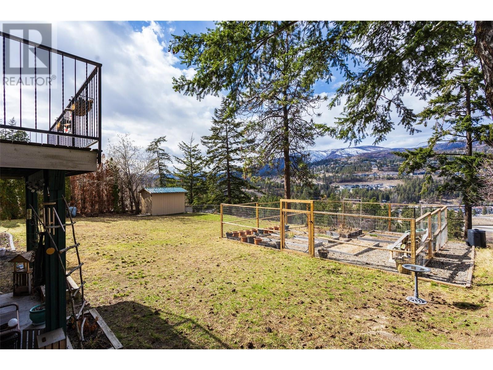  2094 Tomat Avenue, Kelowna