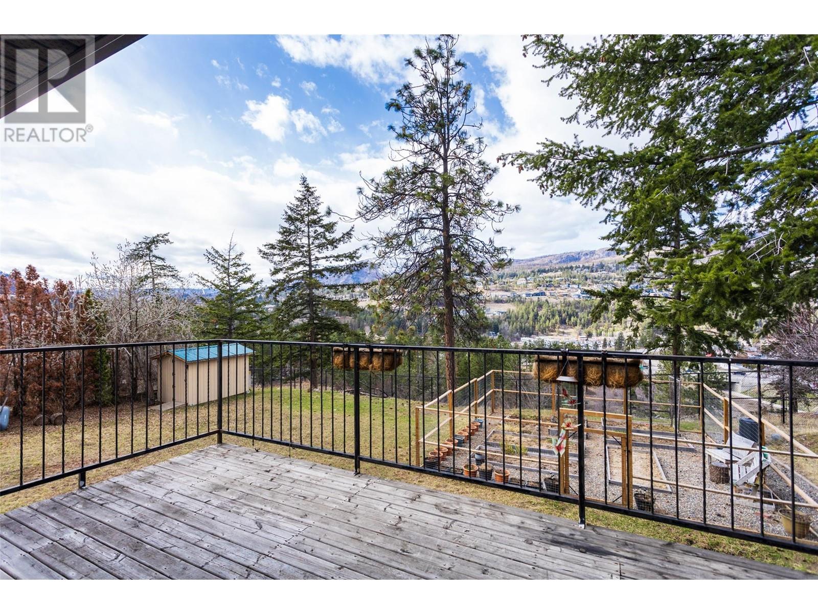 2094 Tomat Avenue, Kelowna