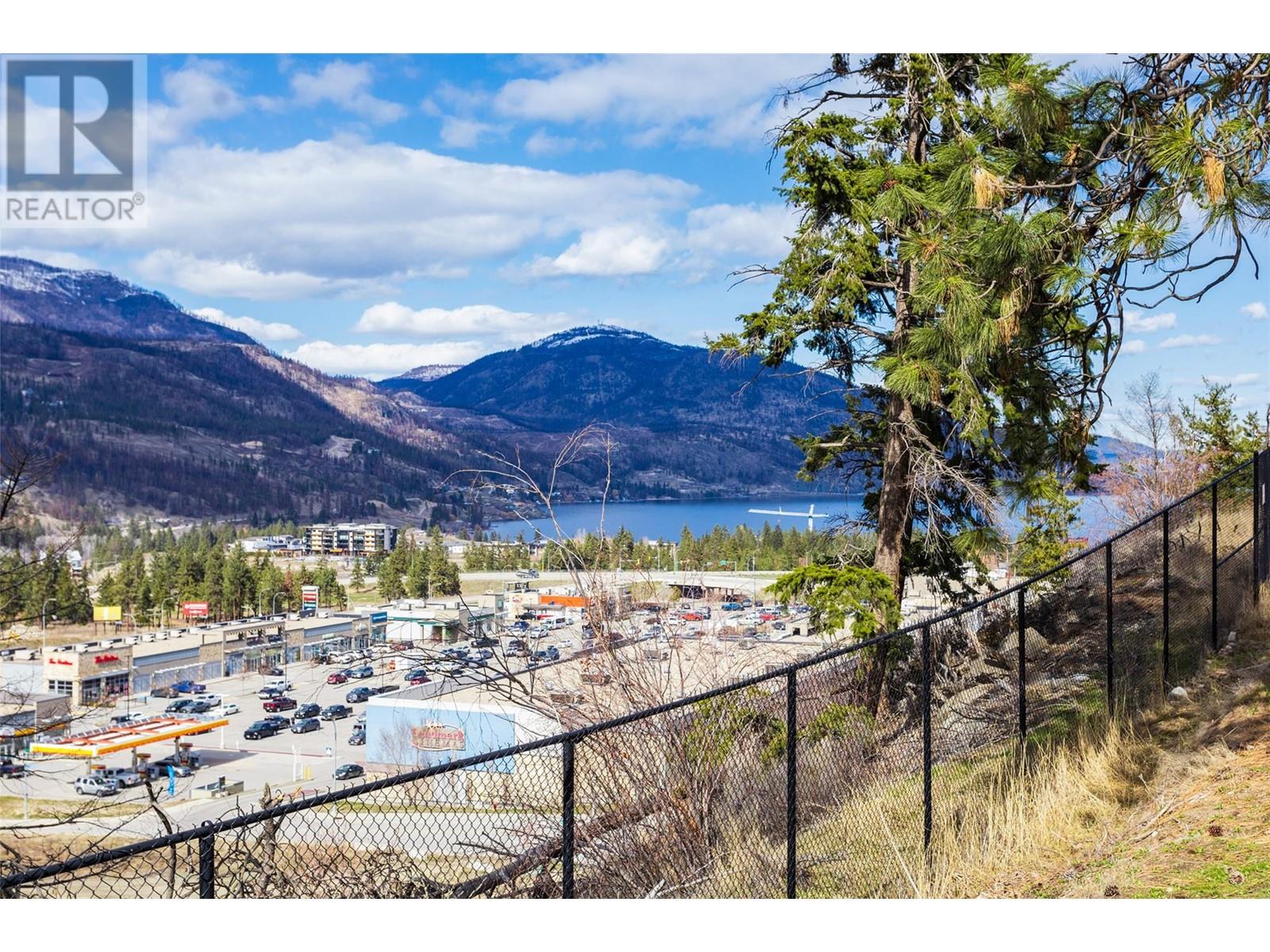 2094 Tomat Avenue, Kelowna