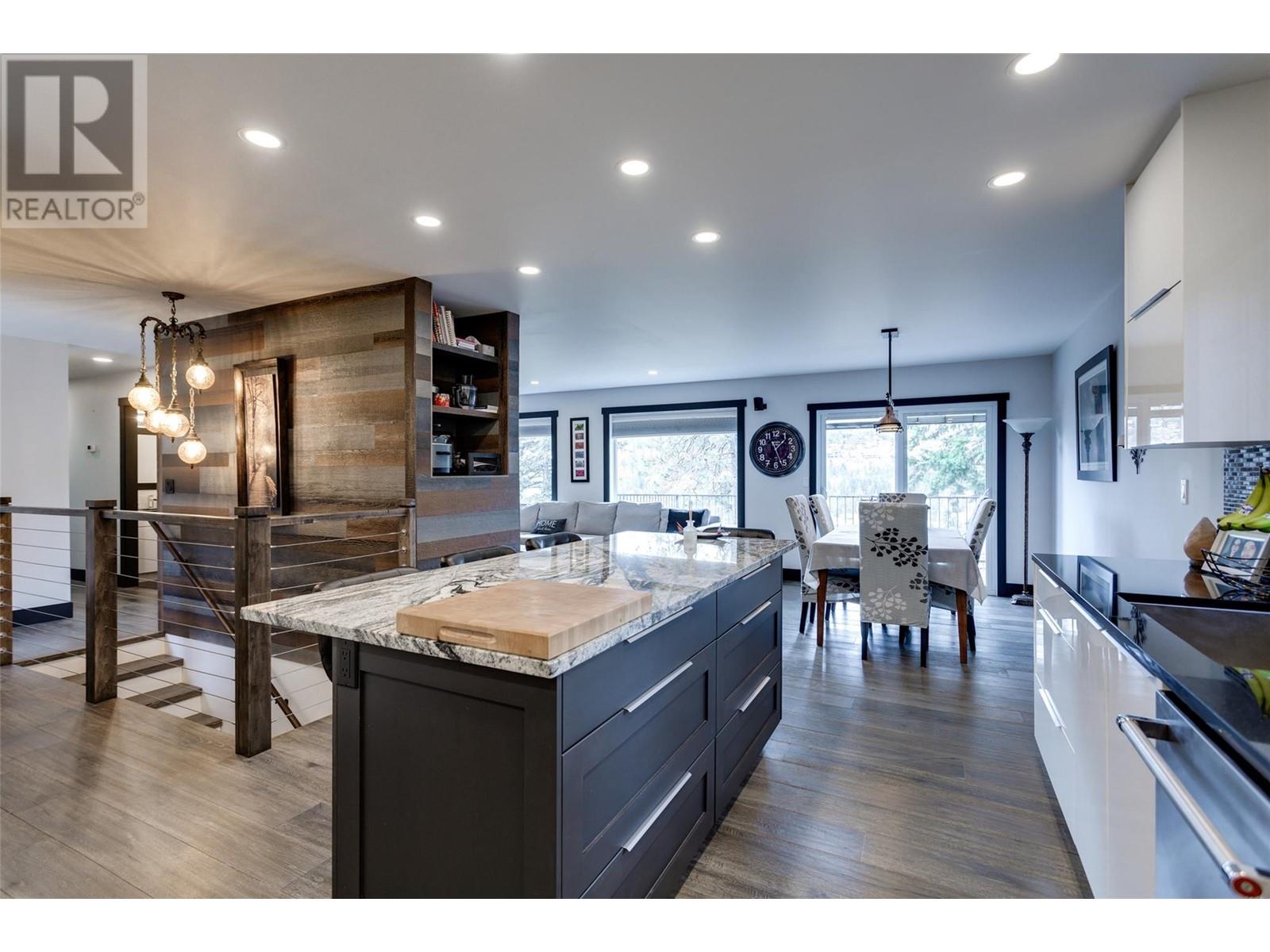  2094 Tomat Avenue, Kelowna