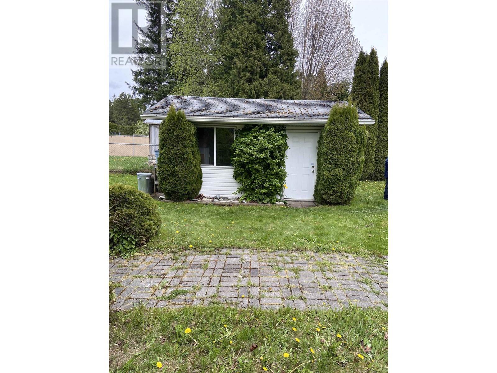 4832 GRAHAM Avenue, Terrace