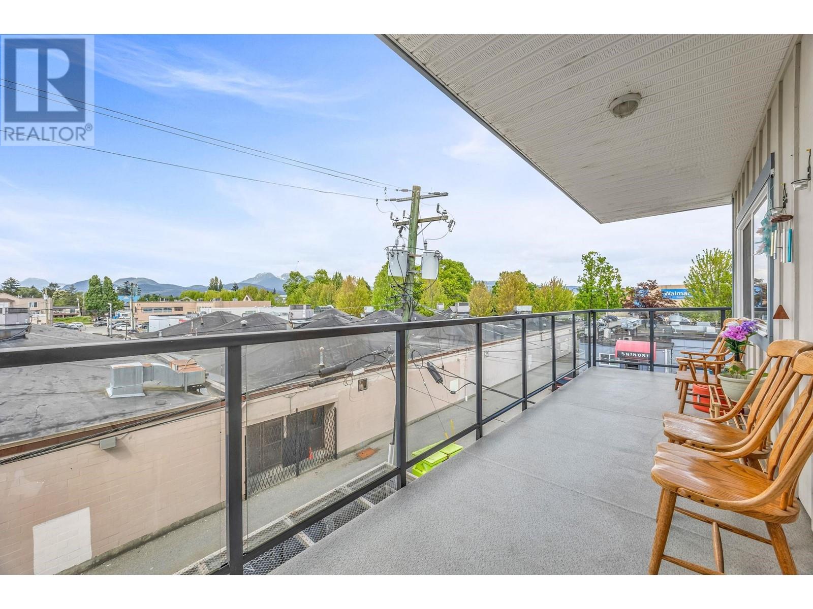 Photo 20 of 306 22363 Selkirk Avenue, Maple Ridge BC