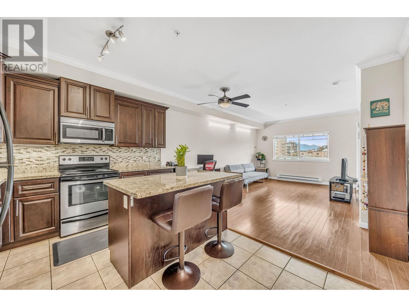 Photo 10 of 306 22363 Selkirk Avenue, Maple Ridge BC