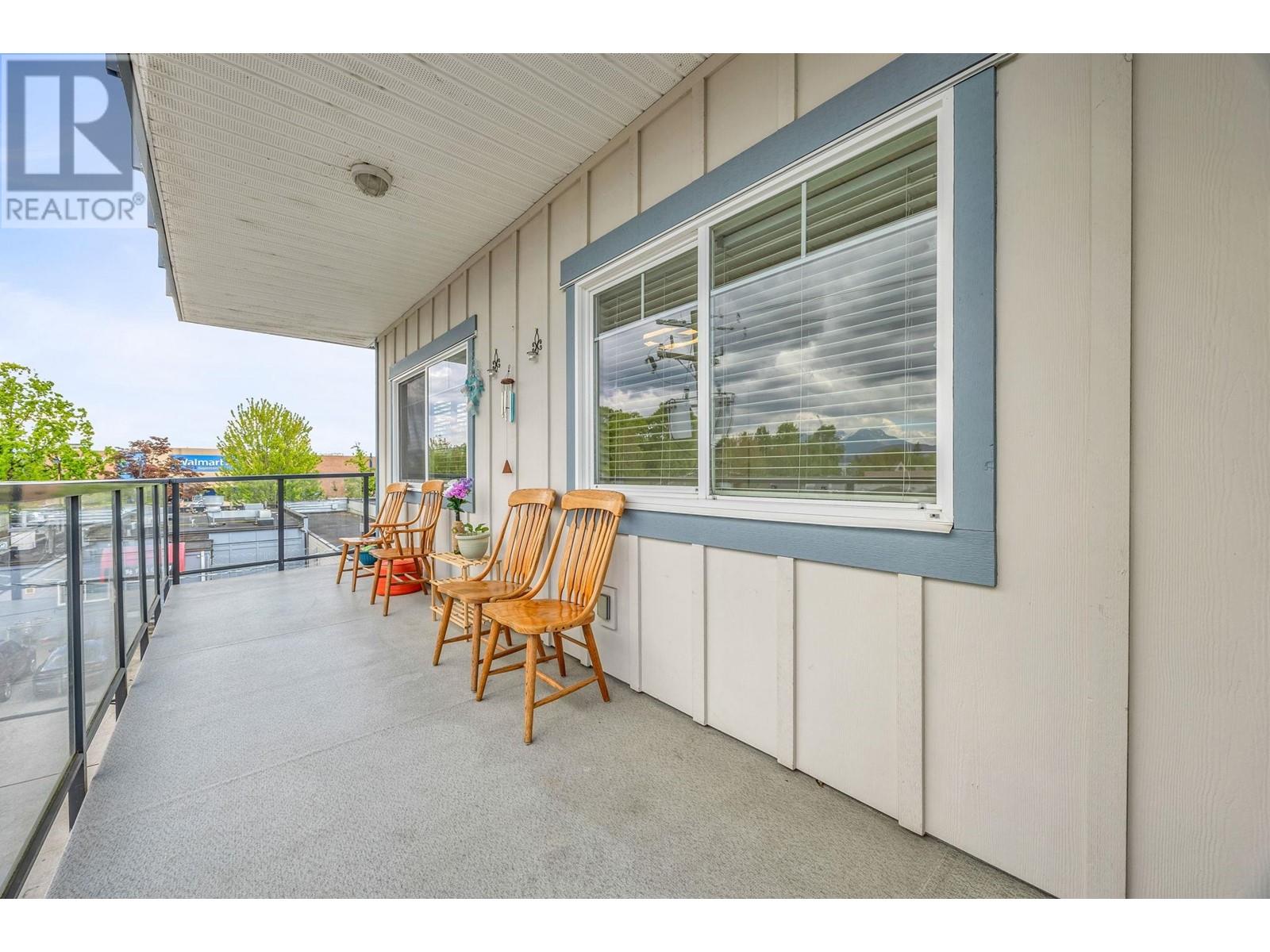 Photo 13 of 306 22363 Selkirk Avenue, Maple Ridge BC