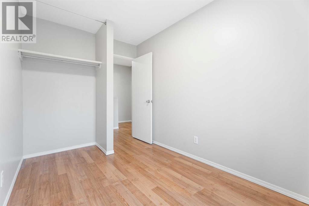 Single Family House for Sale in   Dalton Drive NW Dalhousie Calgary 