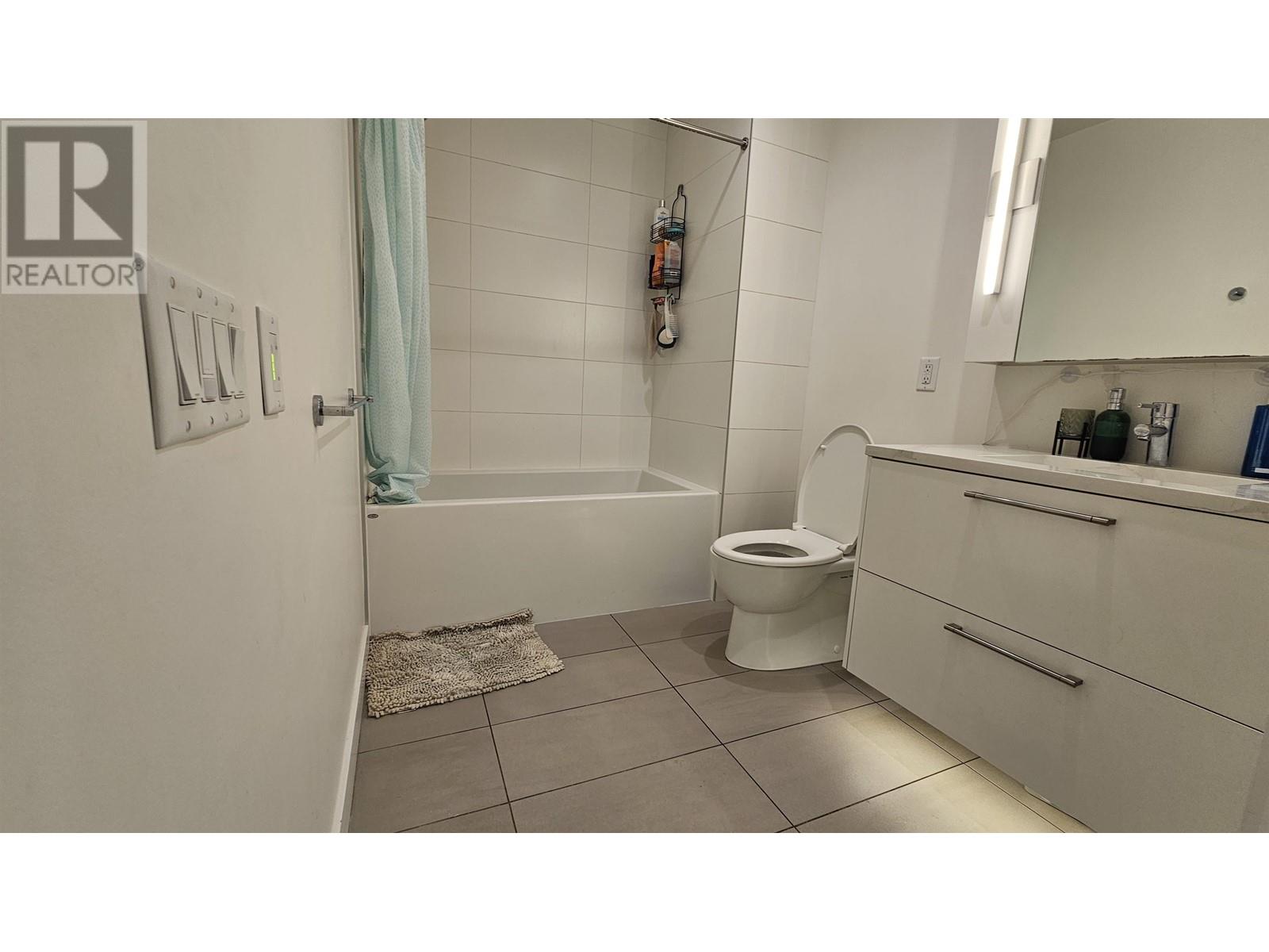 122 2035 GLENAIRE DRIVE, North Vancouver