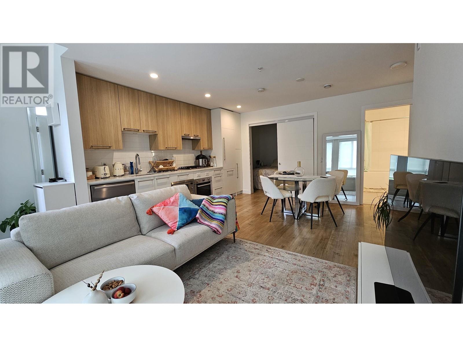 122 2035 GLENAIRE DRIVE, North Vancouver