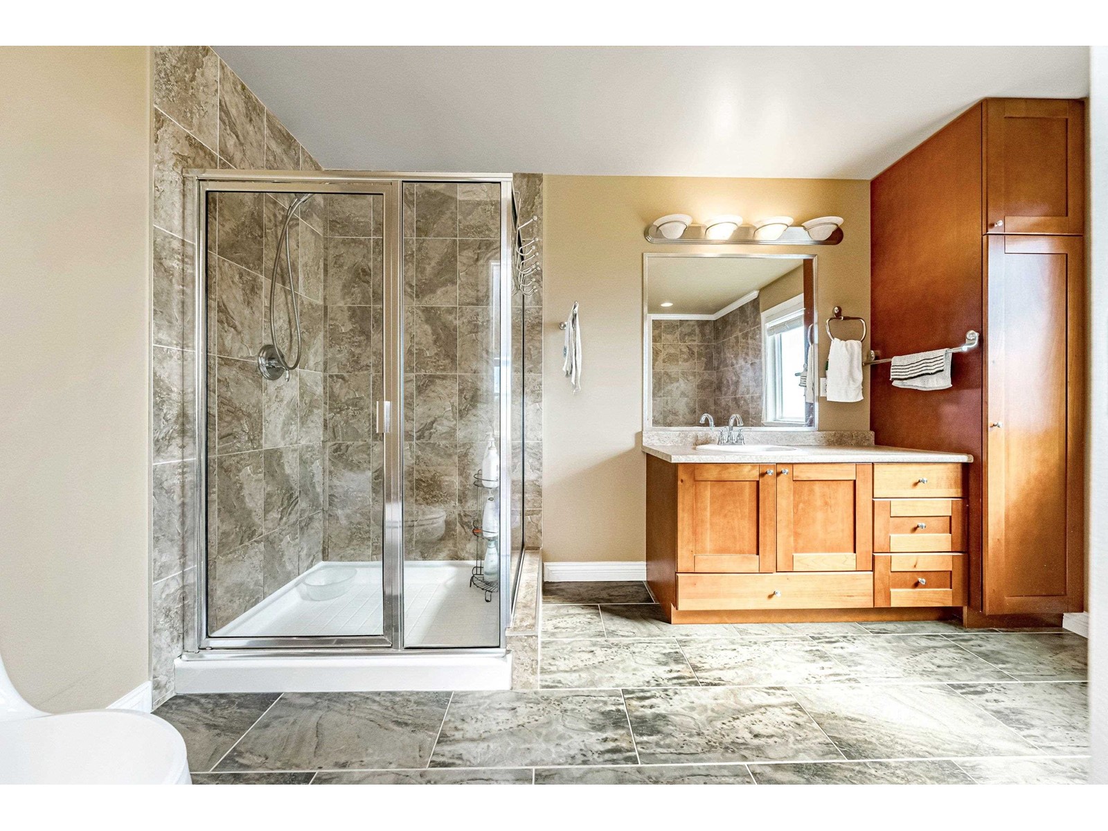 22470 64 AVENUE, Langley