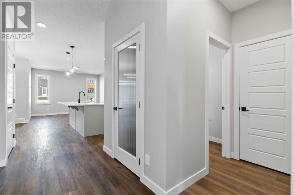 Single Family House for Sale in  Amblefield Heights NW Moraine Calgary 