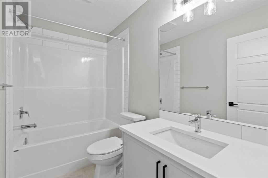 Single Family House for Sale in  Amblefield Heights NW Moraine Calgary 