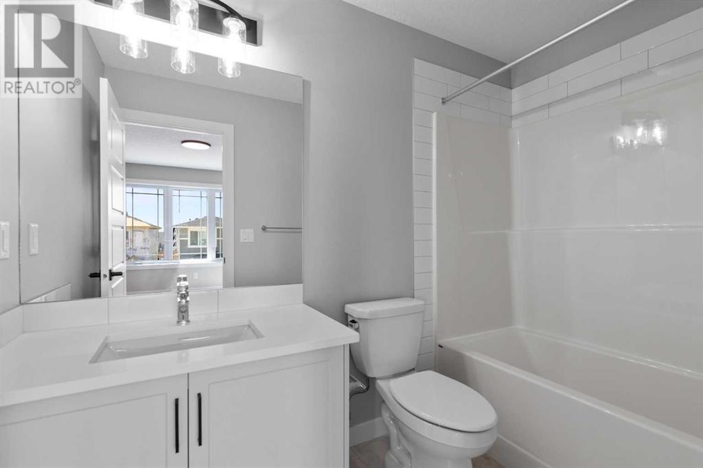 Single Family House for Sale in  Amblefield Heights NW Moraine Calgary 