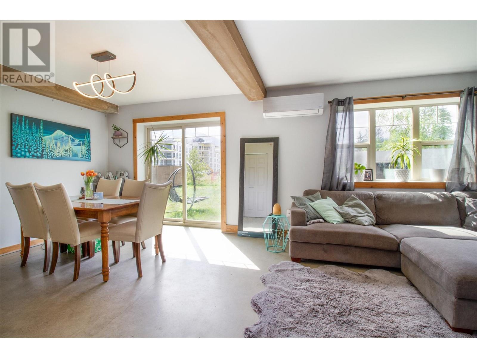 1905 Hay Road, Revelstoke