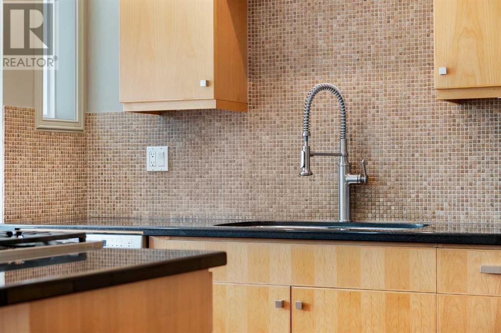 Single Family House for Sale in   Avenue NW Capitol Hill Calgary 