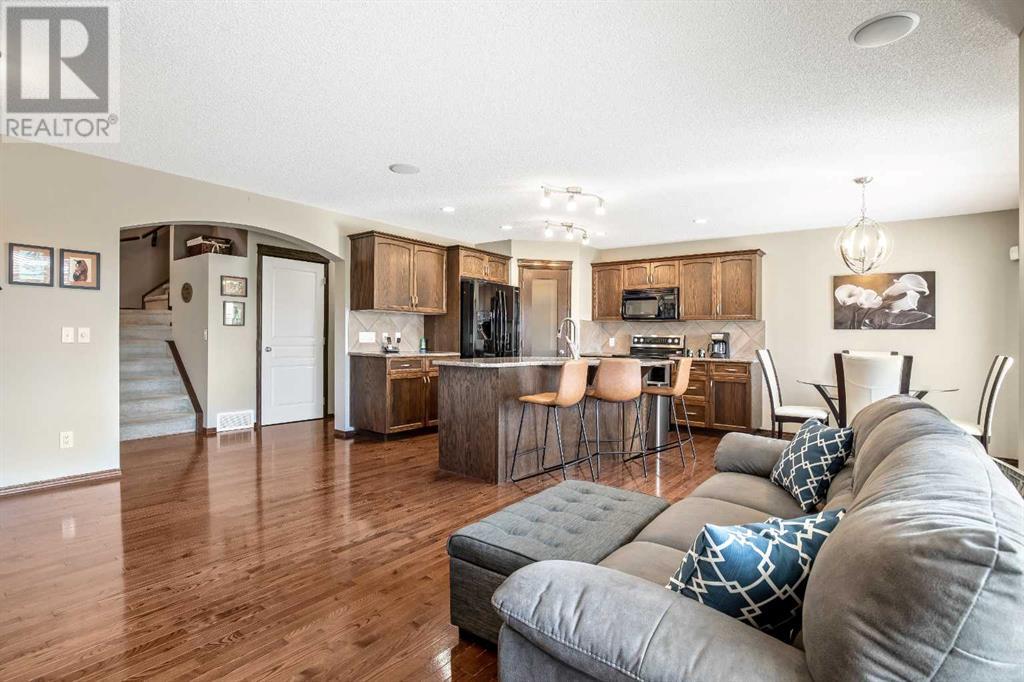 Single Family House for Sale in  Evermeadow Avenue SW Evergreen Calgary 