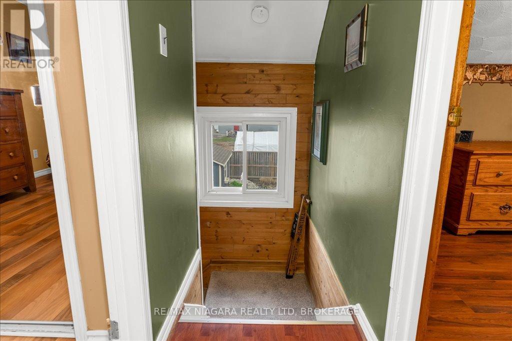 Photo 31 of 53 Turner Crescent, St Catharines ON