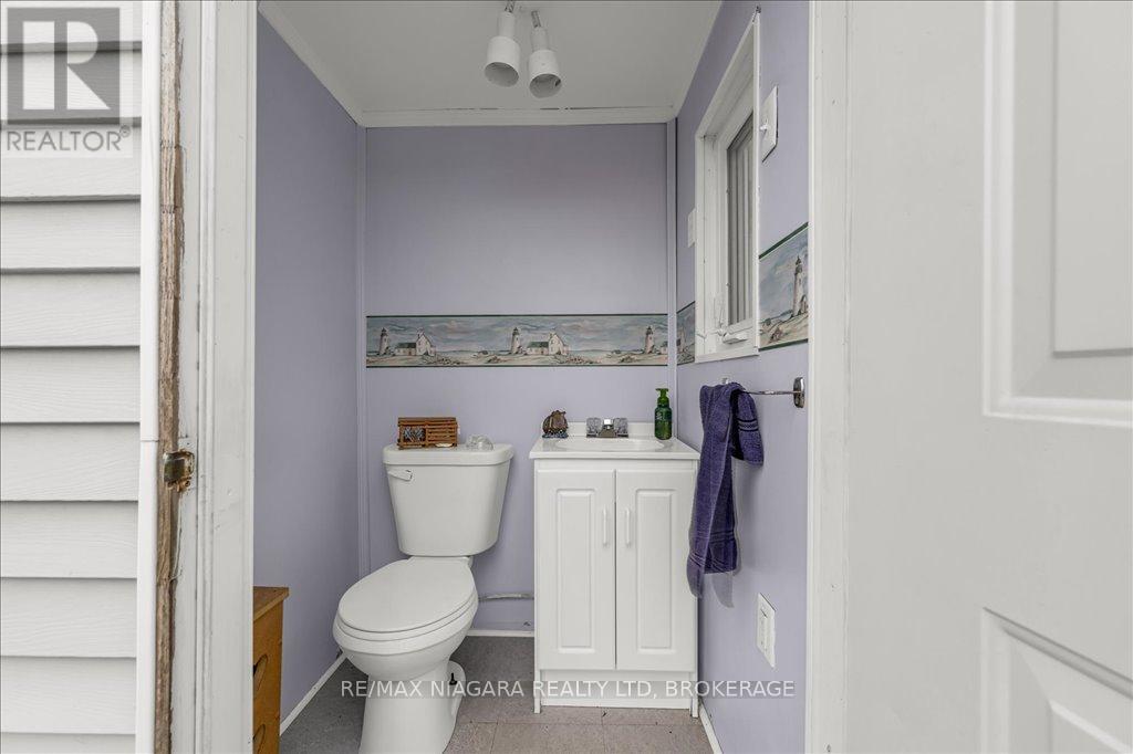 Photo 19 of 53 Turner Crescent, St Catharines ON