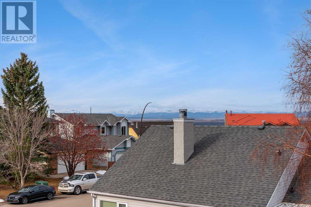 Single Family House for Sale in  Hawkville Close NW Hawkwood Calgary 