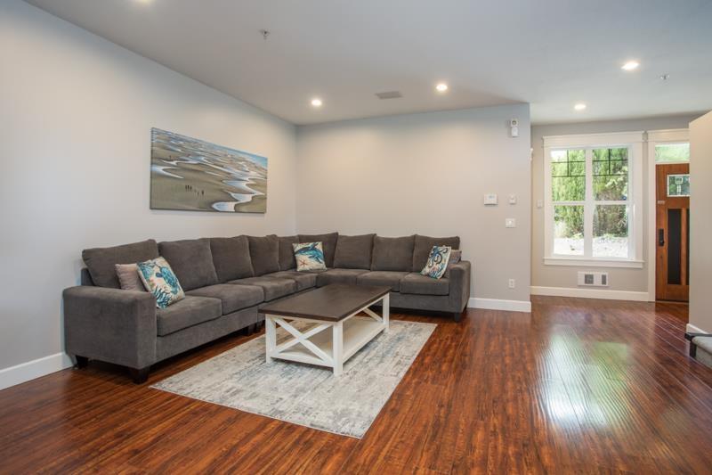 1598 PARKER PLACE, White Rock