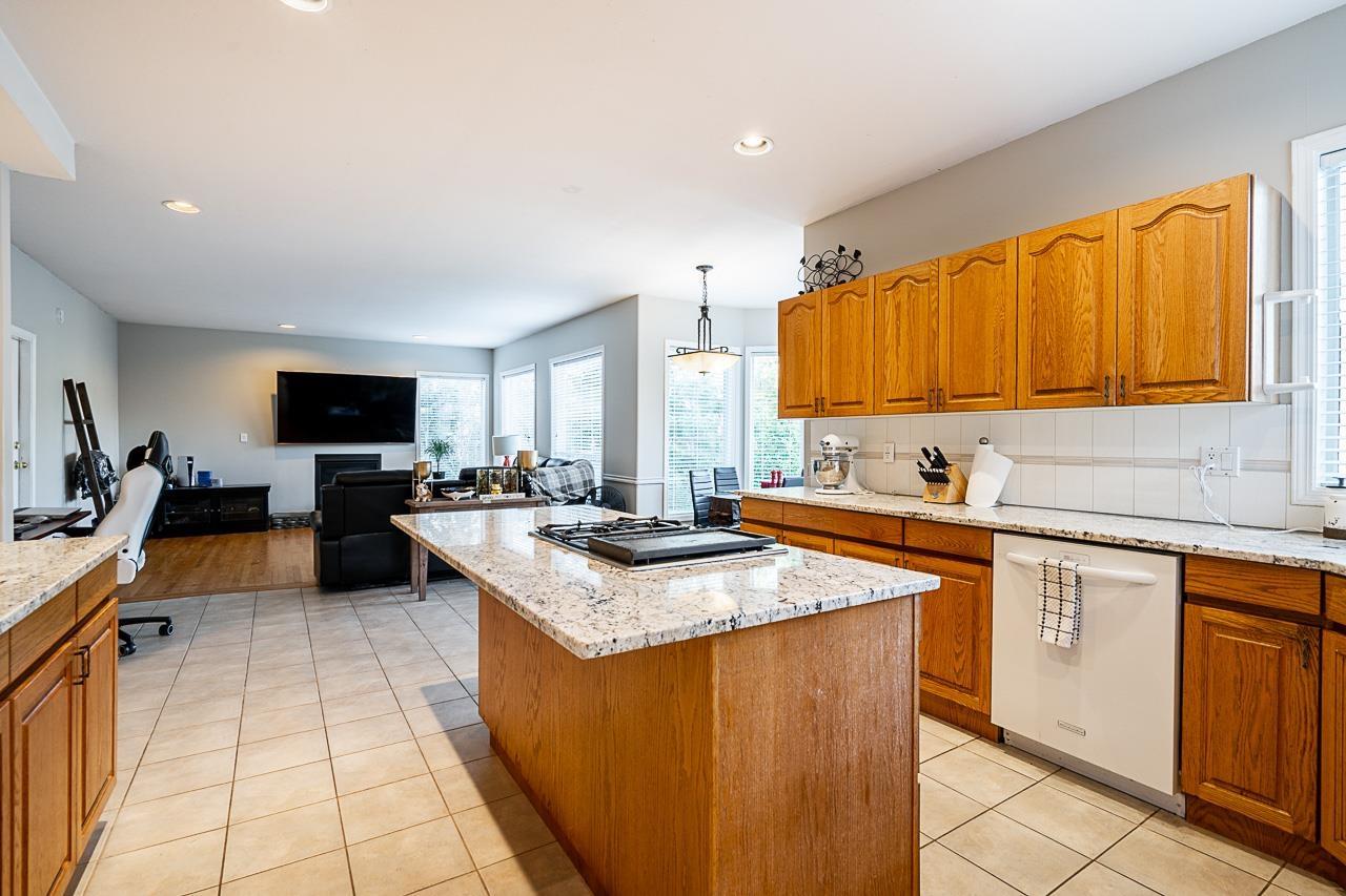 Photo 15 of 4570 Maysfield Crescent, Langley BC