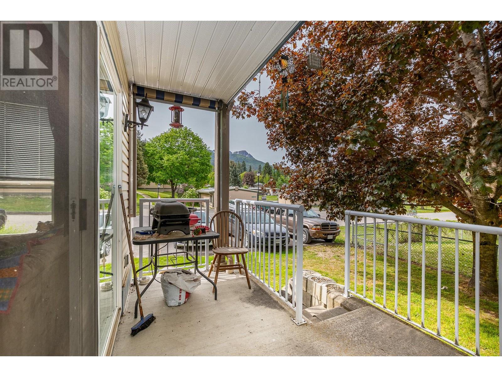 115 831 2 Street Southeast, Salmon Arm