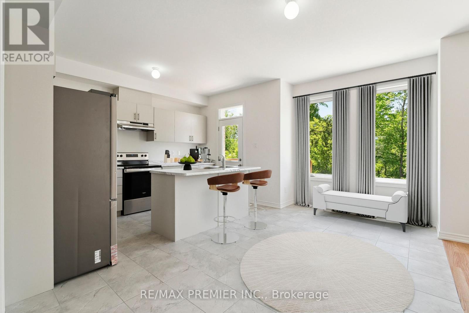 Photo 15 of 52 Baycroft Boulevard, Essa ON